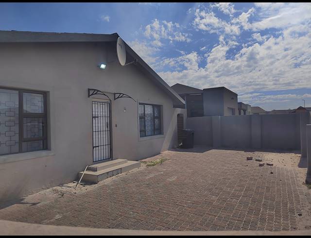 3 BEDROOM HOUSE FOR SALE IN MANDALAY